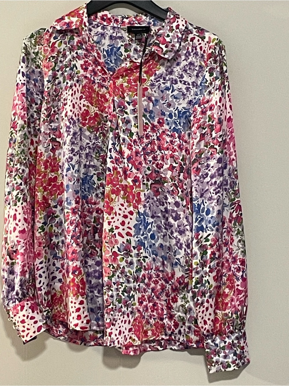 Floral Multi-Color Button-Up Blouse. Item # 11567
